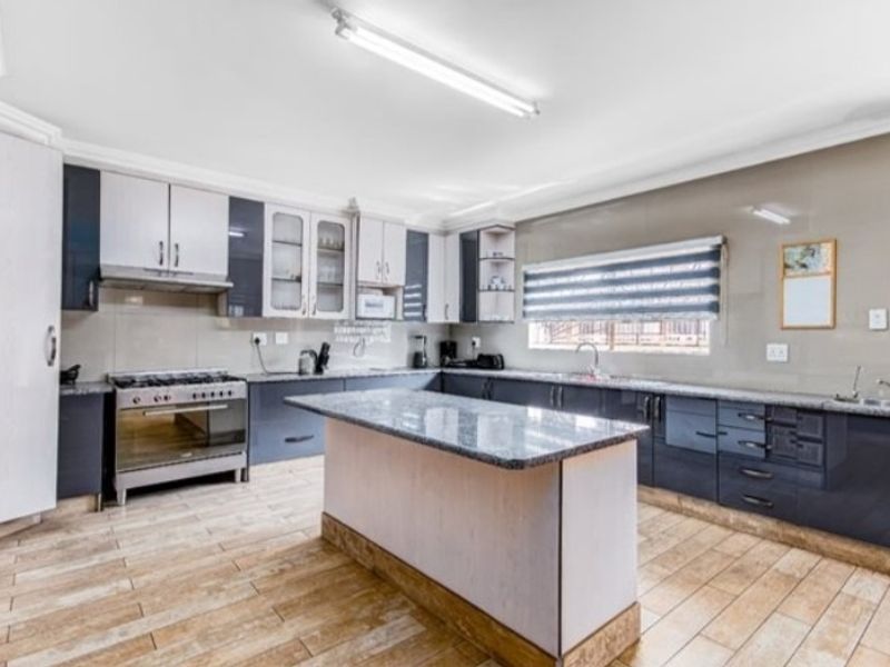 Exquisite double storied house for sale in Geluksdal - Photo 6