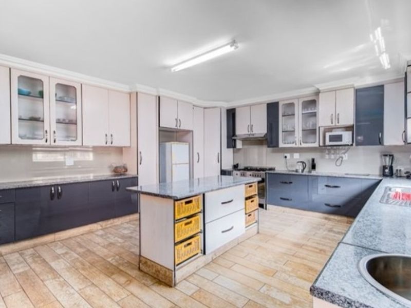 Exquisite double storied house for sale in Geluksdal - Photo 5