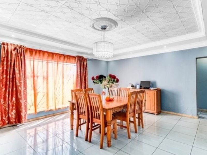 Exquisite double storied house for sale in Geluksdal - Photo 4