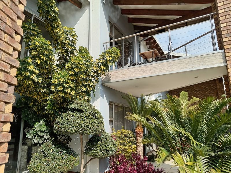 This is a move in and stay house! - Photo 10