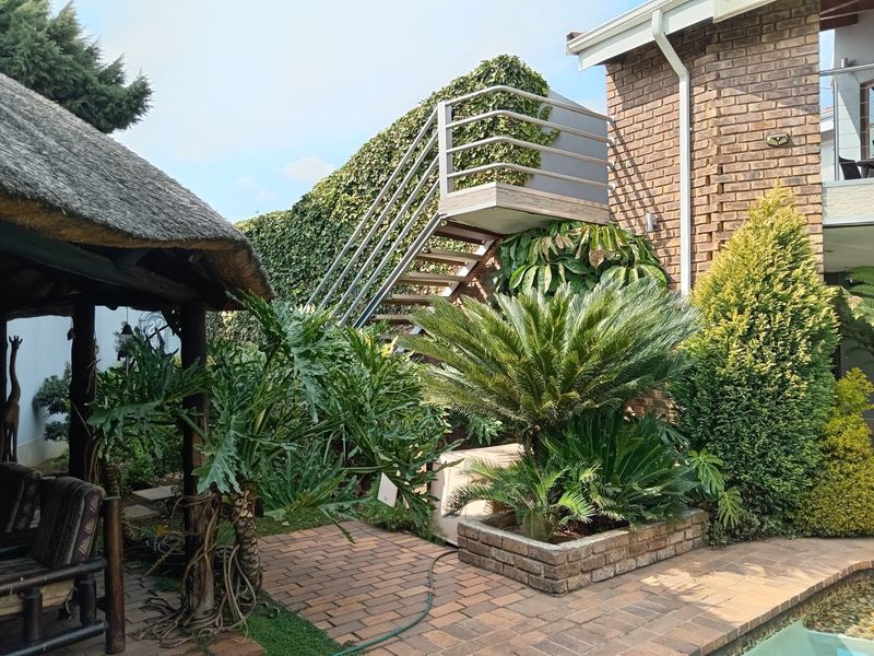 This is a move in and stay house! - Photo 8