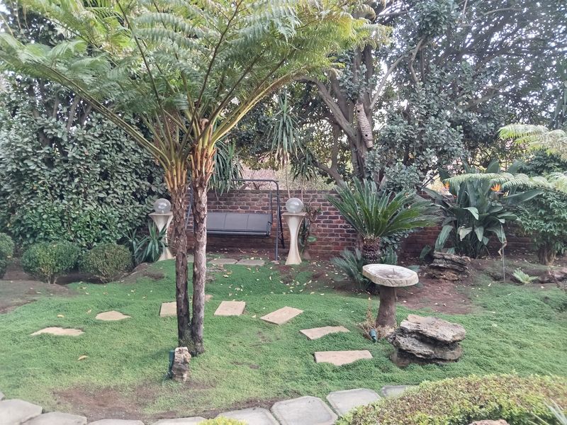 This is a move in and stay house! - Photo 7