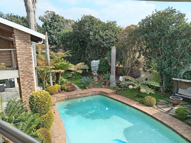 This is a move in and stay house! - Photo 6