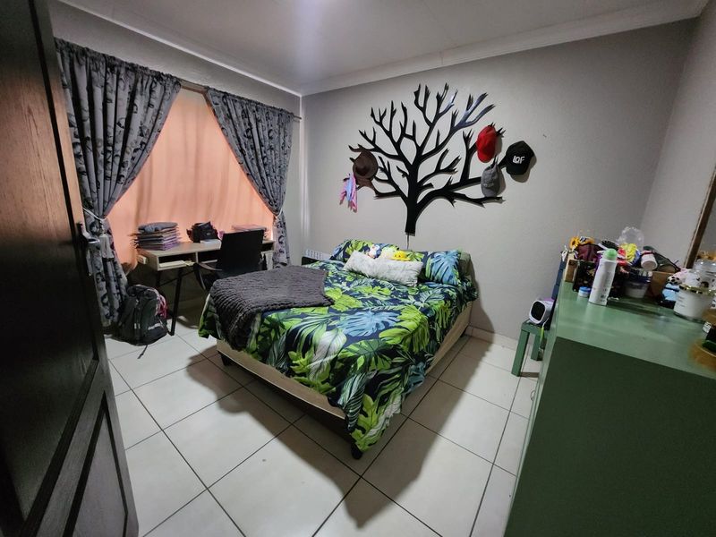 Searching for luxury living? - Photo 7