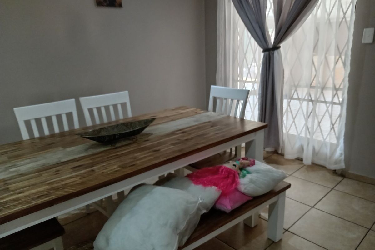 5 Bedroom home for sale in Presidents Dam - Photo 4