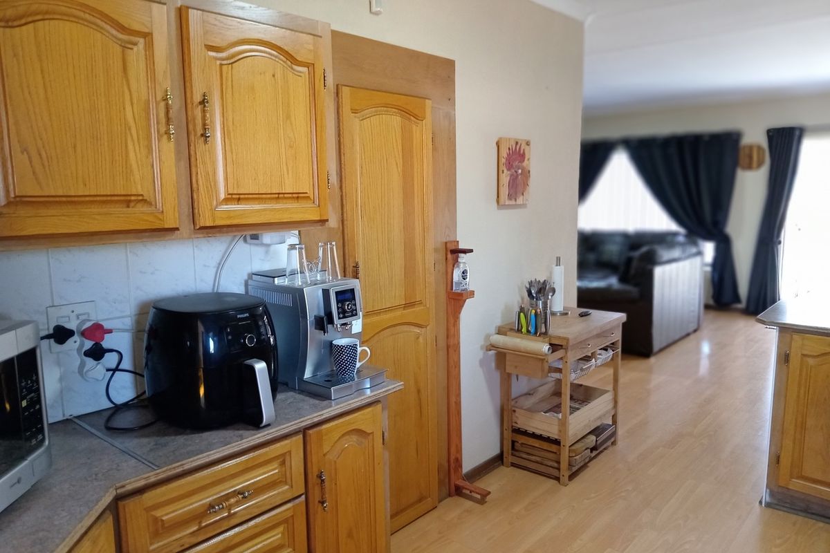 3 Bedroom home nestled in a secure neighborhood in New State Areas for sale - Photo 4