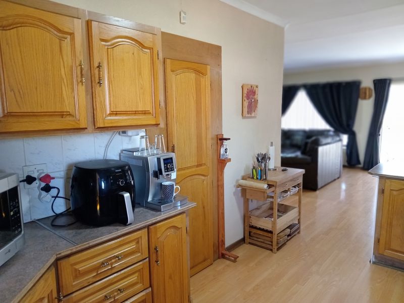 3 Bedroom home nestled in a secure neighborhood in New State Areas for sale - Photo 4