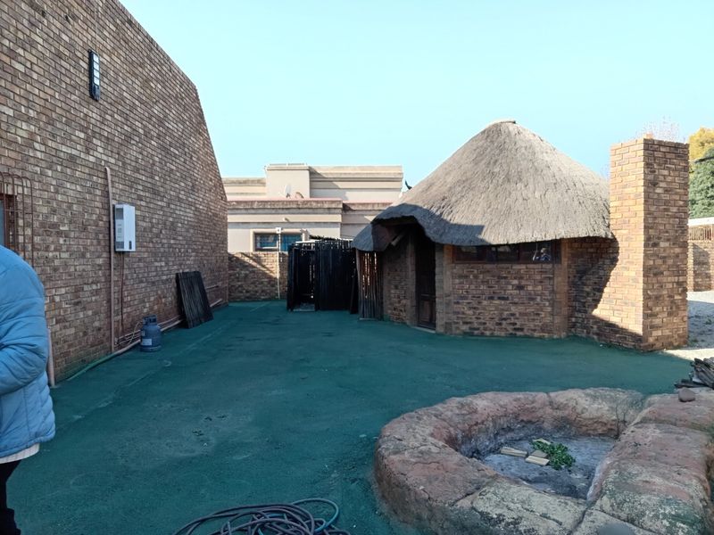 3 Bedroom home nestled in a secure neighborhood in New State Areas for sale - Photo 3