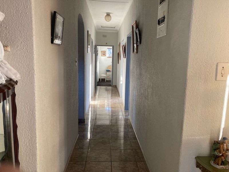 5 Bedroom double storey house for sale - Photo 5