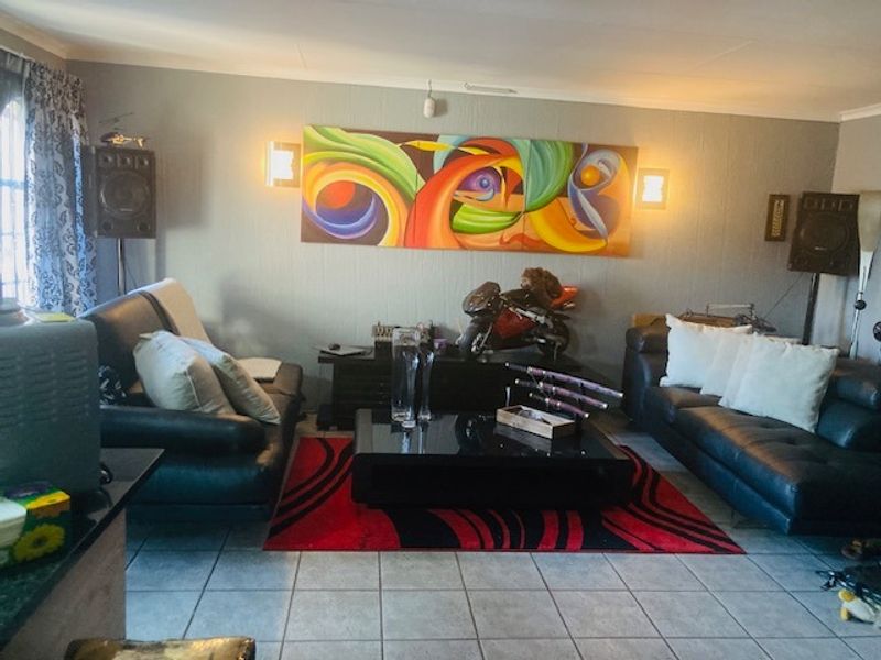 Welcome to this stunning 2 bedroom haven - Photo 7