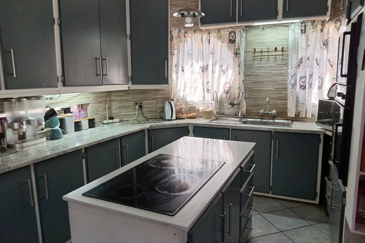 Unique 5 bedroom house for sale - Photo 3