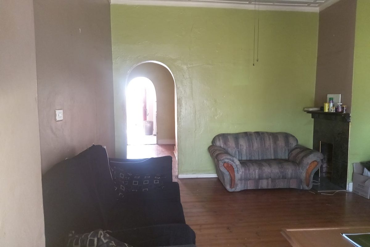 Welcome to this charming fixer-up property, waiting for your personal touch. With a little TLC this - Photo 5