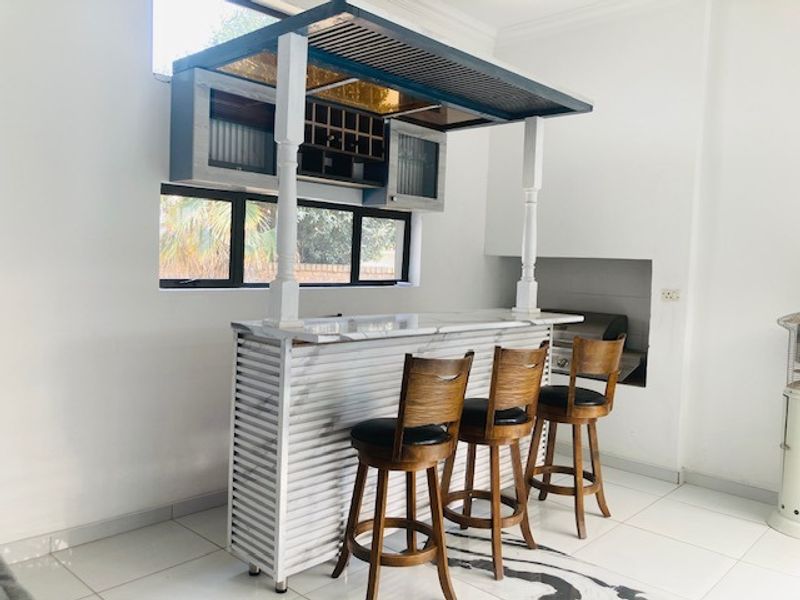 Beautiful family home in the heart of Sunair Park - Photo 8