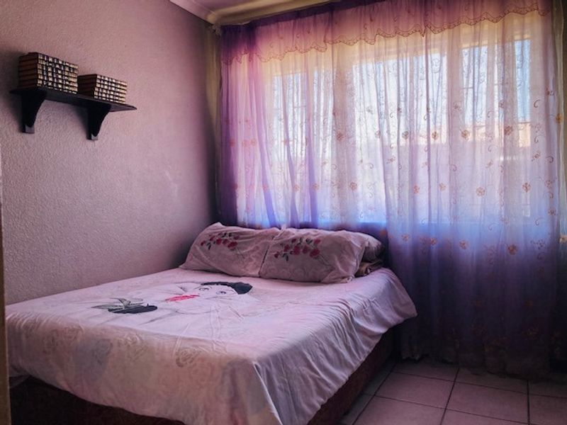 Immaculate 3 bedroom house for sale - Photo 9