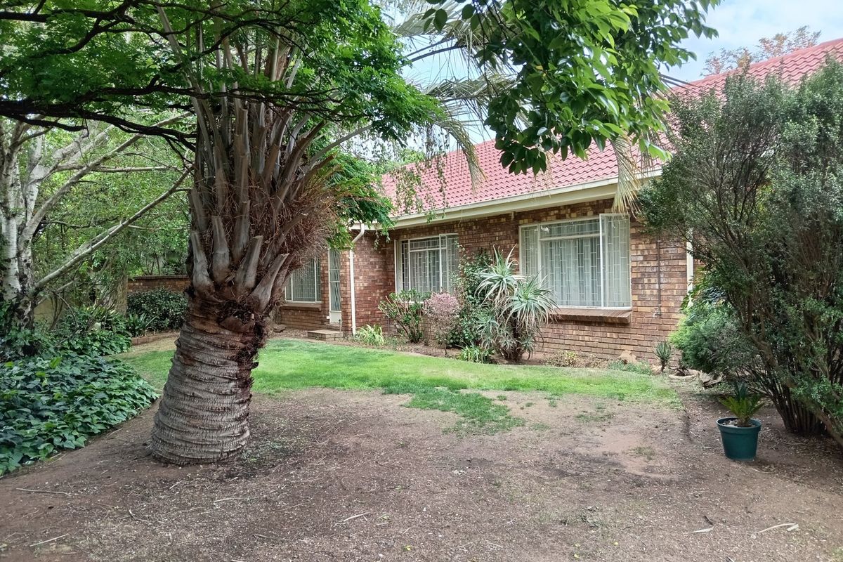 Spacious 4-Bedroom Family Home with Large Garden - Photo 2