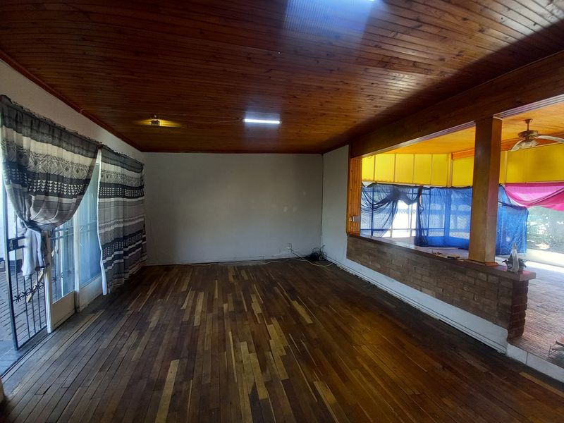 Stunning Brenthurst property for sale - Photo 9