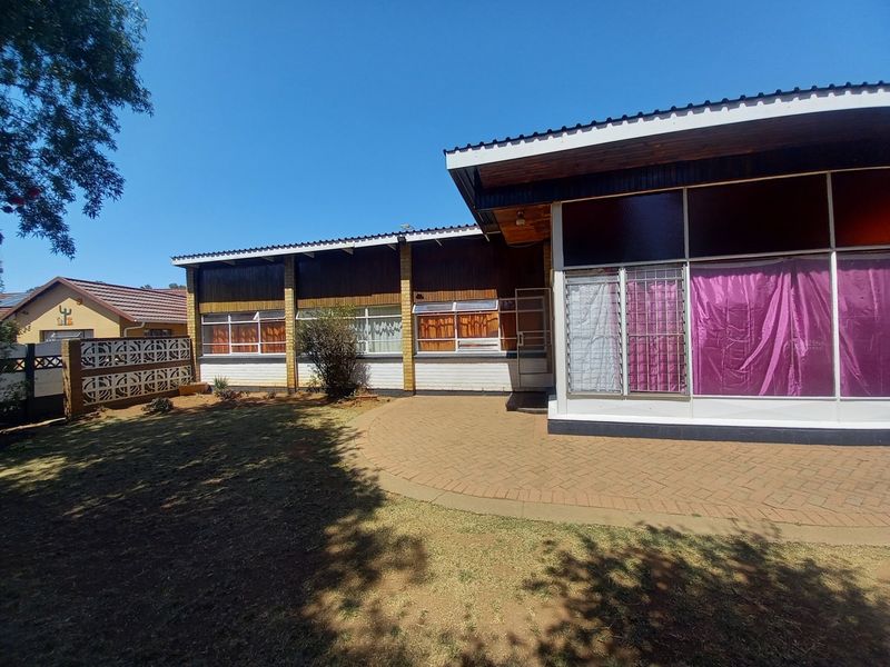 Stunning Brenthurst property for sale - Photo 5