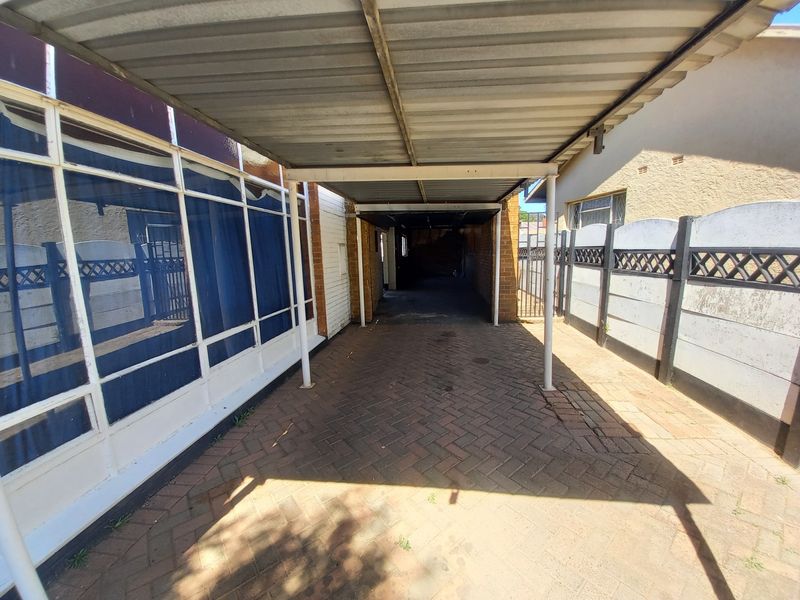 Stunning Brenthurst property for sale - Photo 2