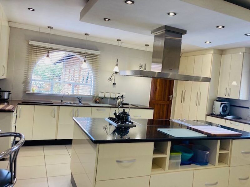 4 Bedroom house in the heart of Dalpark Ext 5 for sale - Photo 5