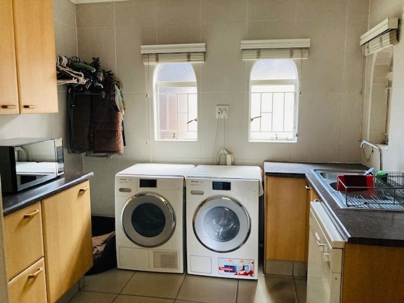 4 Bedroom house in the heart of Dalpark Ext 5 for sale - Photo 6