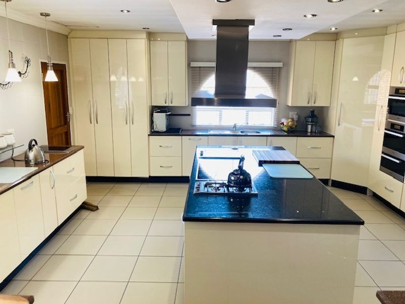 4 Bedroom house in the heart of Dalpark Ext 5 for sale - Photo 3