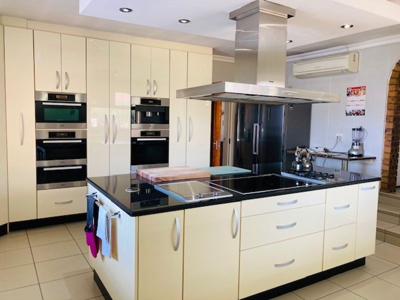 4 Bedroom house in the heart of Dalpark Ext 5 for sale - Photo 4
