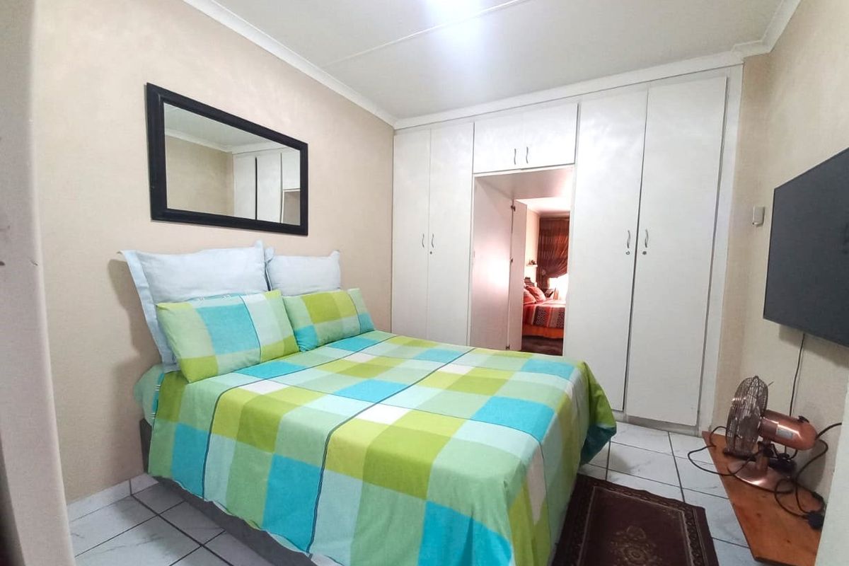 Spacious Family Retreat with Modern Amenities and Expansive Outdoor Potential - Photo 4