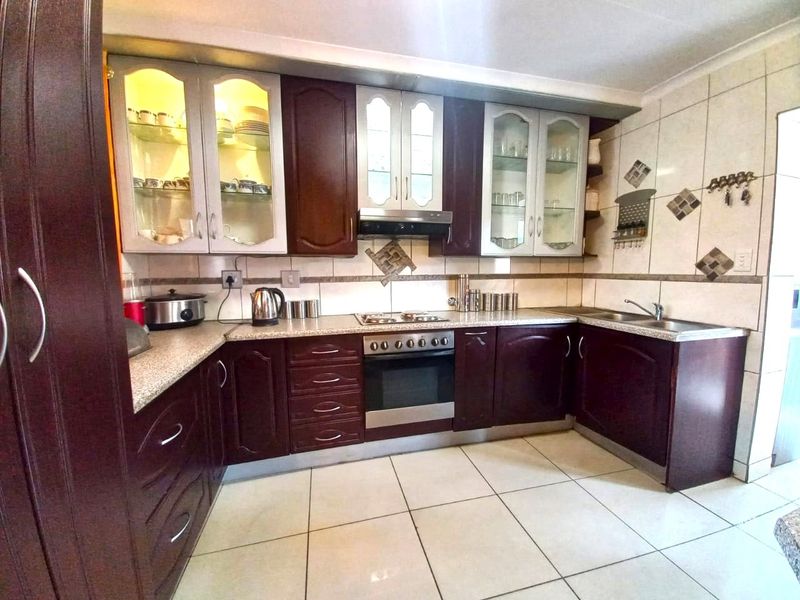Spacious Family Retreat with Modern Amenities and Expansive Outdoor Potential - Photo 2