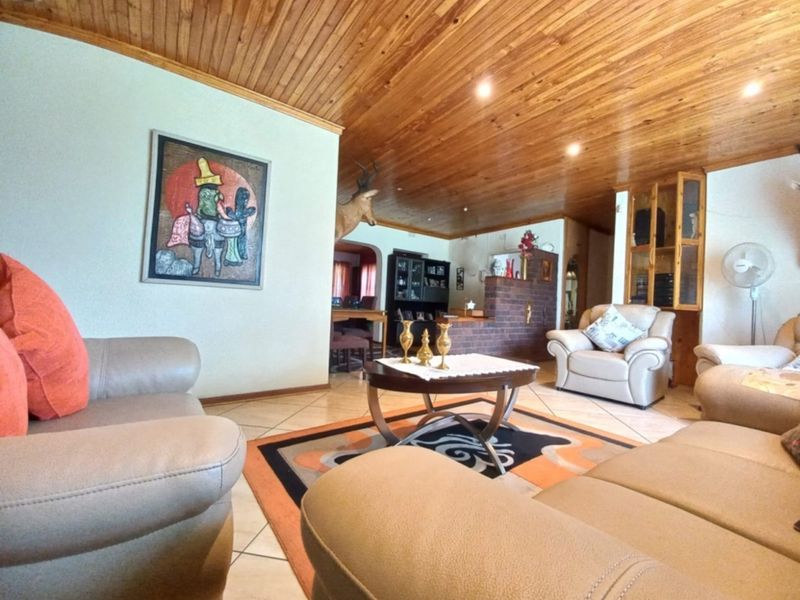 Prime Location, Spacious Living, Unmatched Convenience - Photo 1