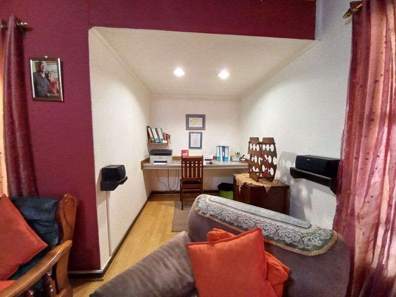 Prime Location, Spacious Living, Unmatched Convenience - Photo 4