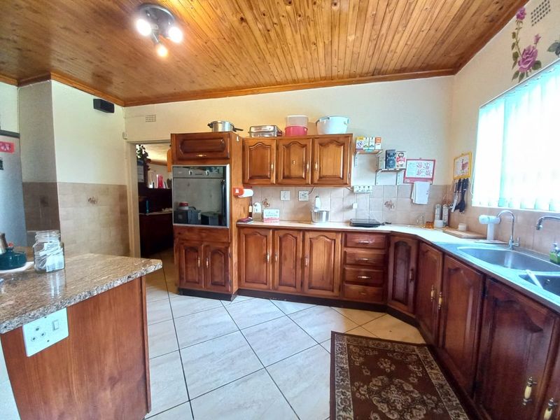 Prime Location, Spacious Living, Unmatched Convenience - Photo 7