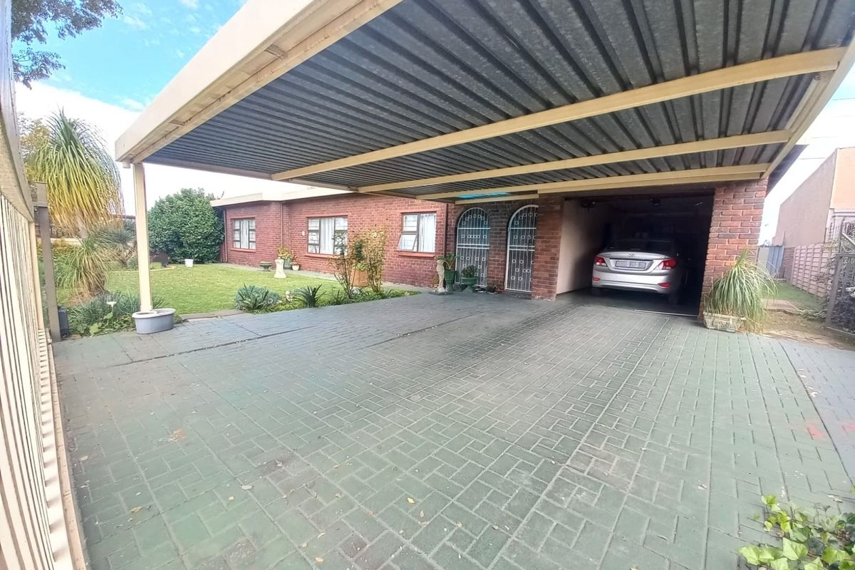 Prime Location, Spacious Living, Unmatched Convenience - Photo 5