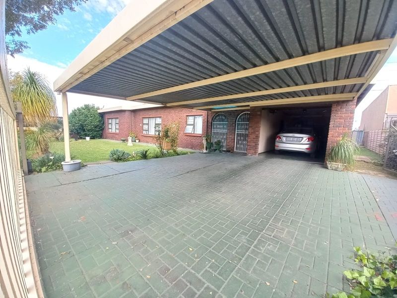 Prime Location, Spacious Living, Unmatched Convenience - Photo 5