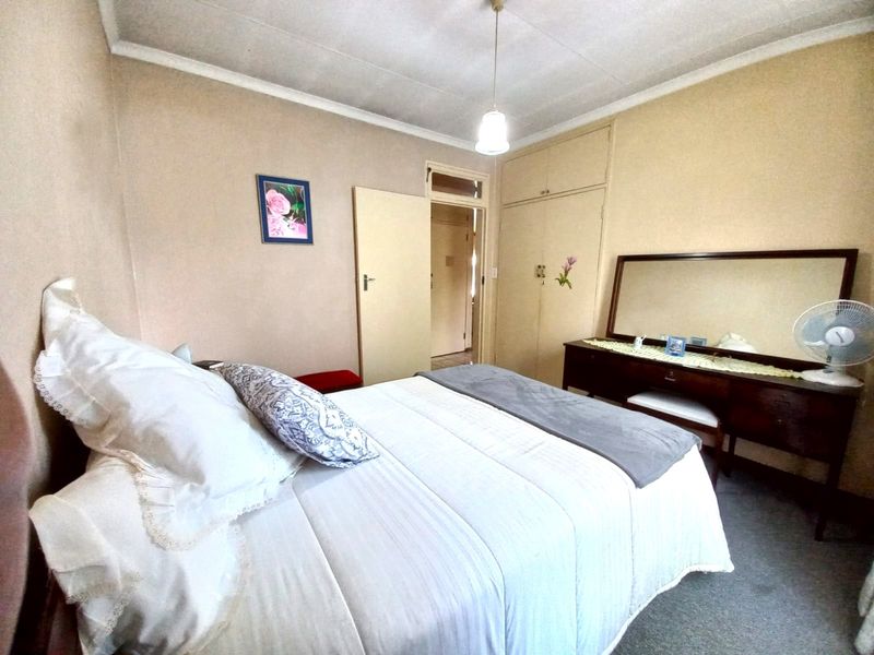 Prime Location, Spacious Living, Unmatched Convenience - Photo 9