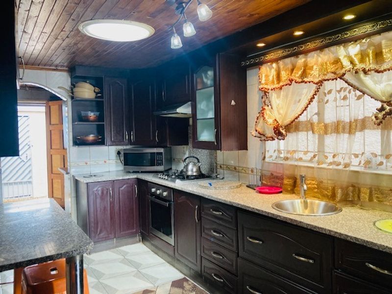The perfect blend of comfort situated in Dalpark, 5 bedrooms, 5 bathrooms for sale - Photo 9