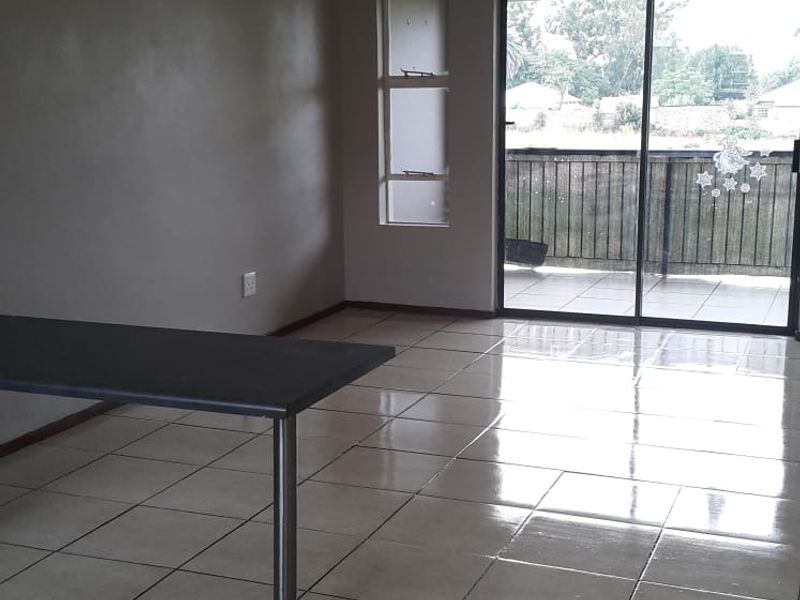 2 Bedroom apartment in a secure complex for sale - Photo 10