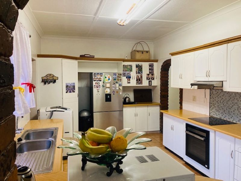 Welcome to this low maintenance property in a sought after suburb of Dalview - Photo 9