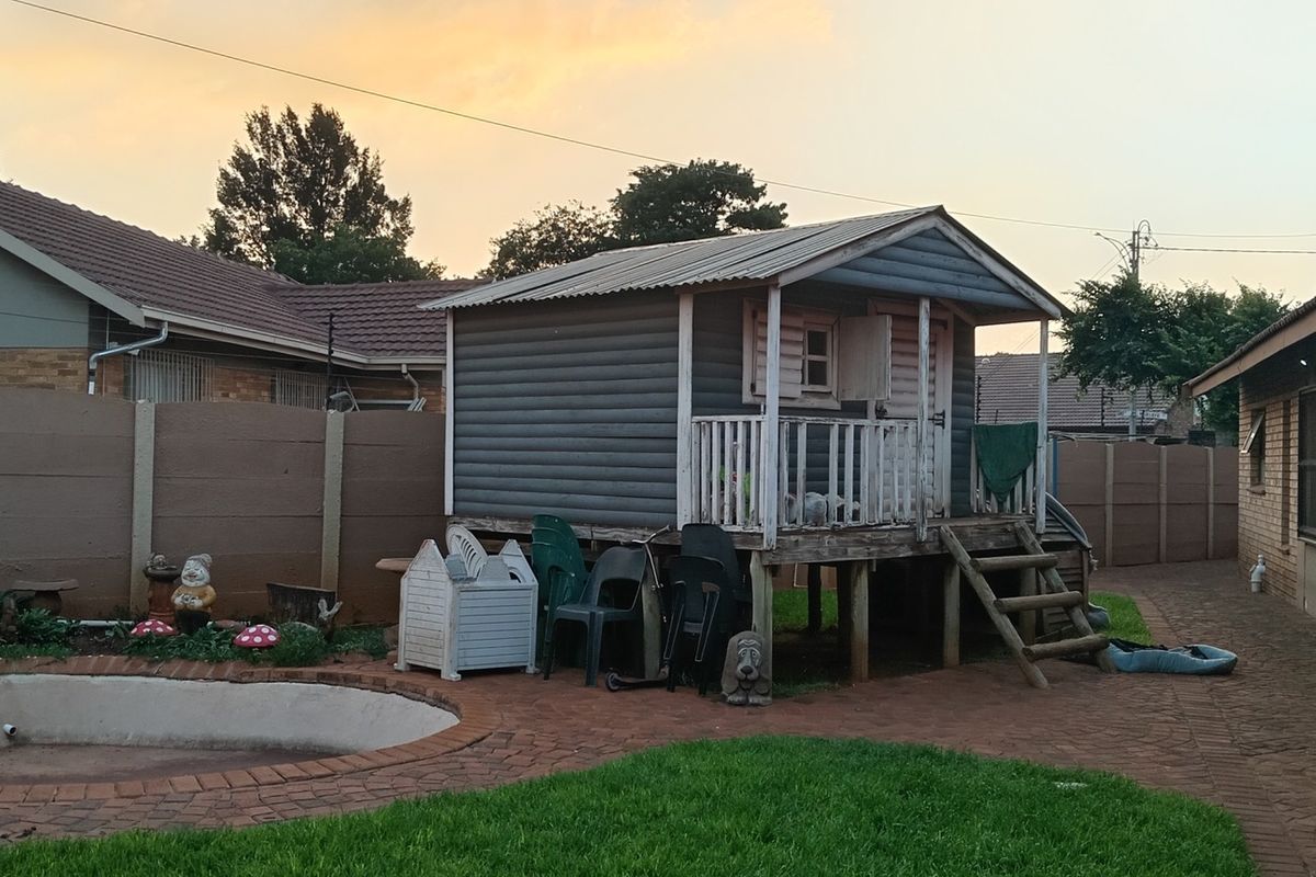 Your Dream Home Awaits! - Photo 5