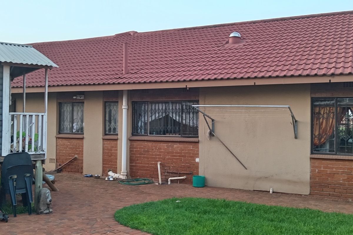 Your Dream Home Awaits! - Photo 3