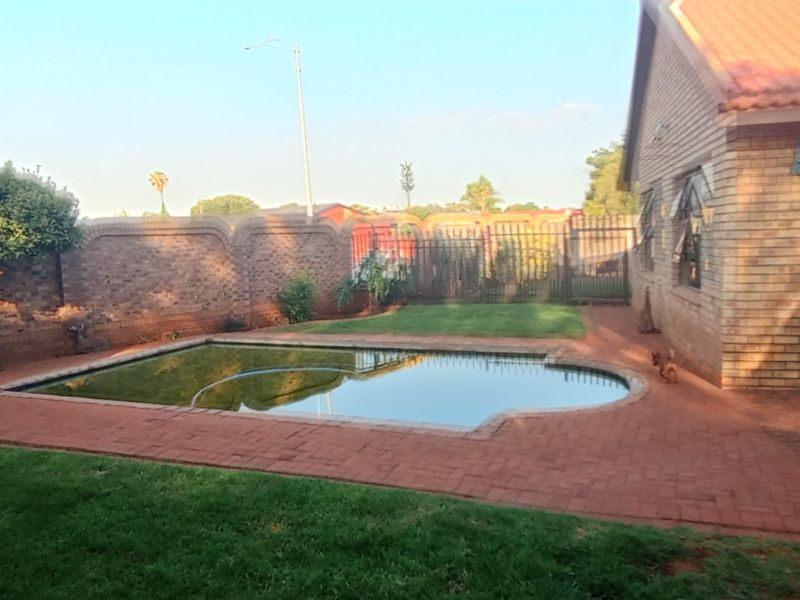 Your Dream Home Awaits! - Photo 7