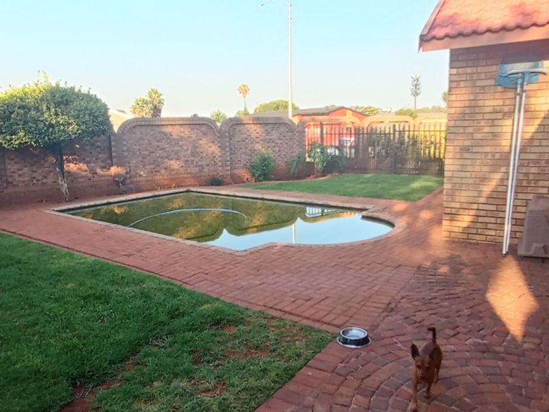 Your Dream Home Awaits! - Photo 6