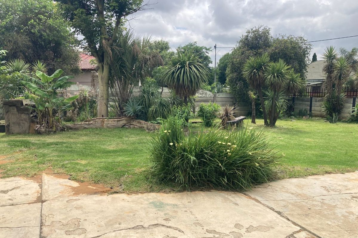 Spacious 3 bedroom home for sale - Photo 3