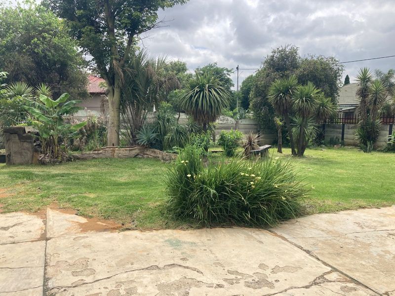 Spacious 3 bedroom home for sale - Photo 3