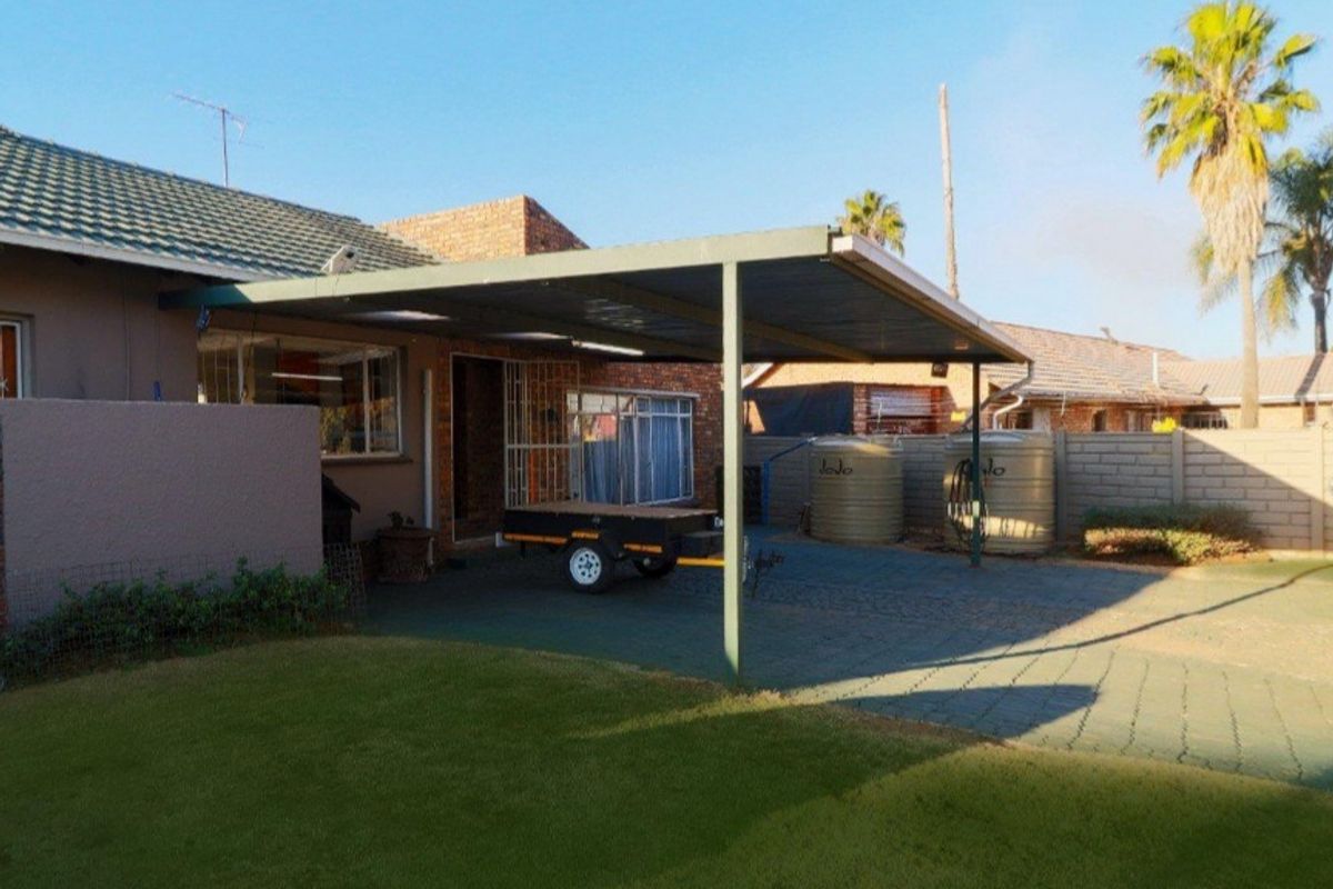 Beautiful modern masterpiece for sale in Dersley - Photo 2