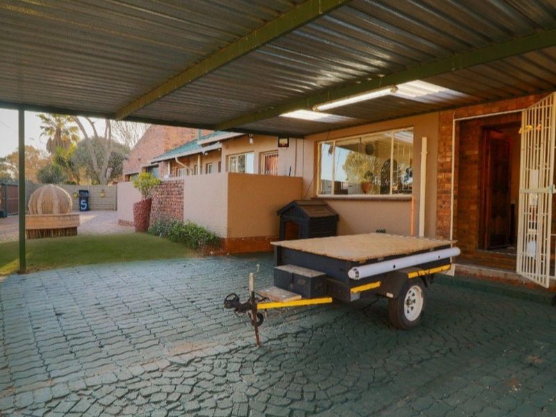 Beautiful modern masterpiece for sale in Dersley - Photo 5