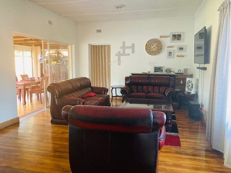 Beautiful family home for sale in Brenthurst - Photo 9