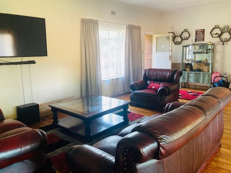 Beautiful family home for sale in Brenthurst - Photo 8