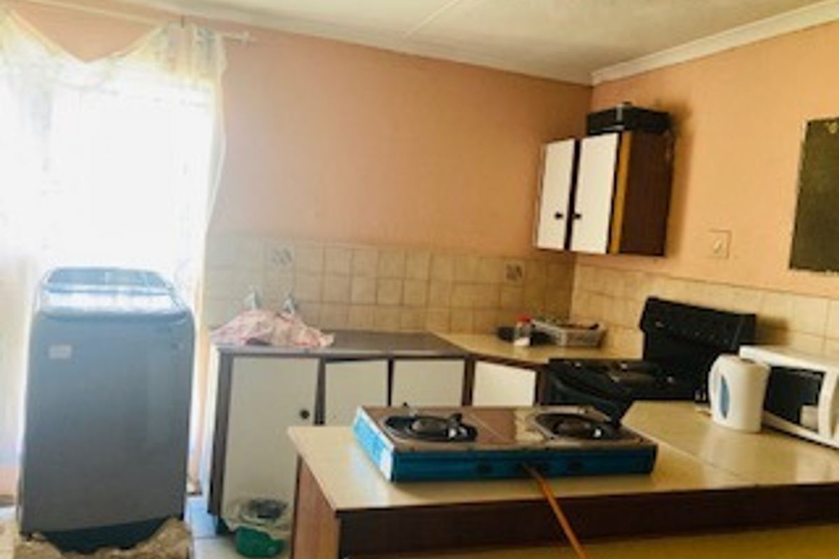 Spacious family home for sale in Brakpan North - Photo 4