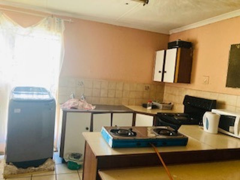 Spacious family home for sale in Brakpan North - Photo 4