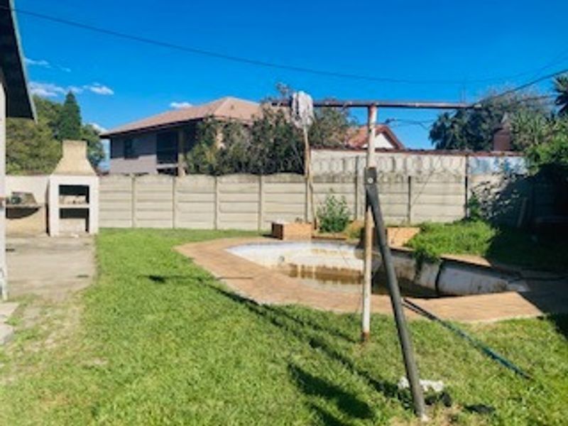 Spacious family home for sale in Brakpan North - Photo 3